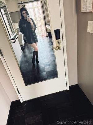 Arryn Zech Photo #606