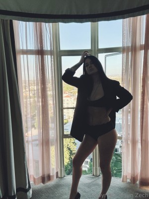 Arryn Zech Photo #611