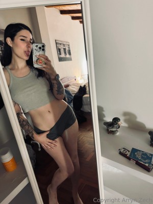 Arryn Zech Photo #639