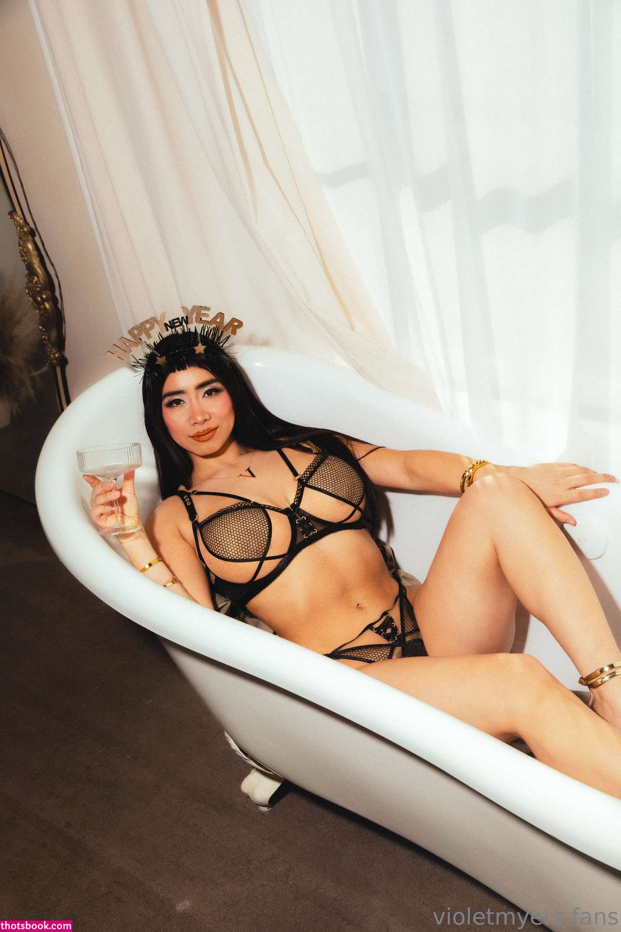 Violet Myers Photo #612