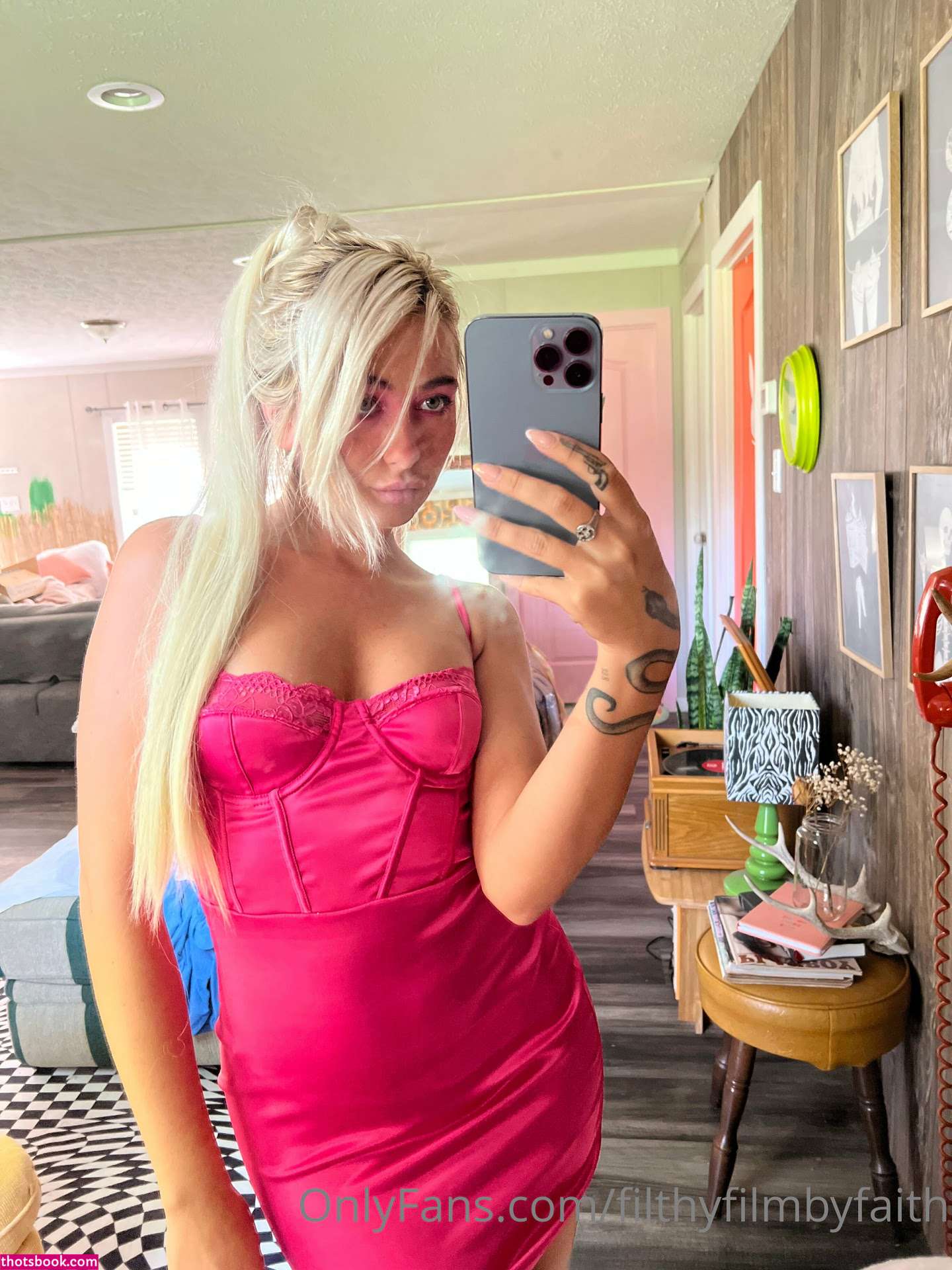 Faith Irving Photo #26