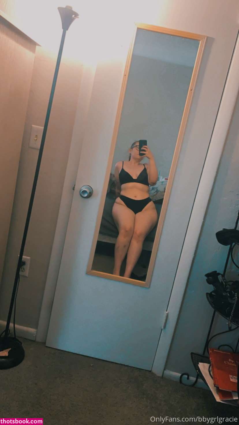 Graciesquirts Photo #10