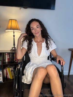 Eva Ziegler Photo #5