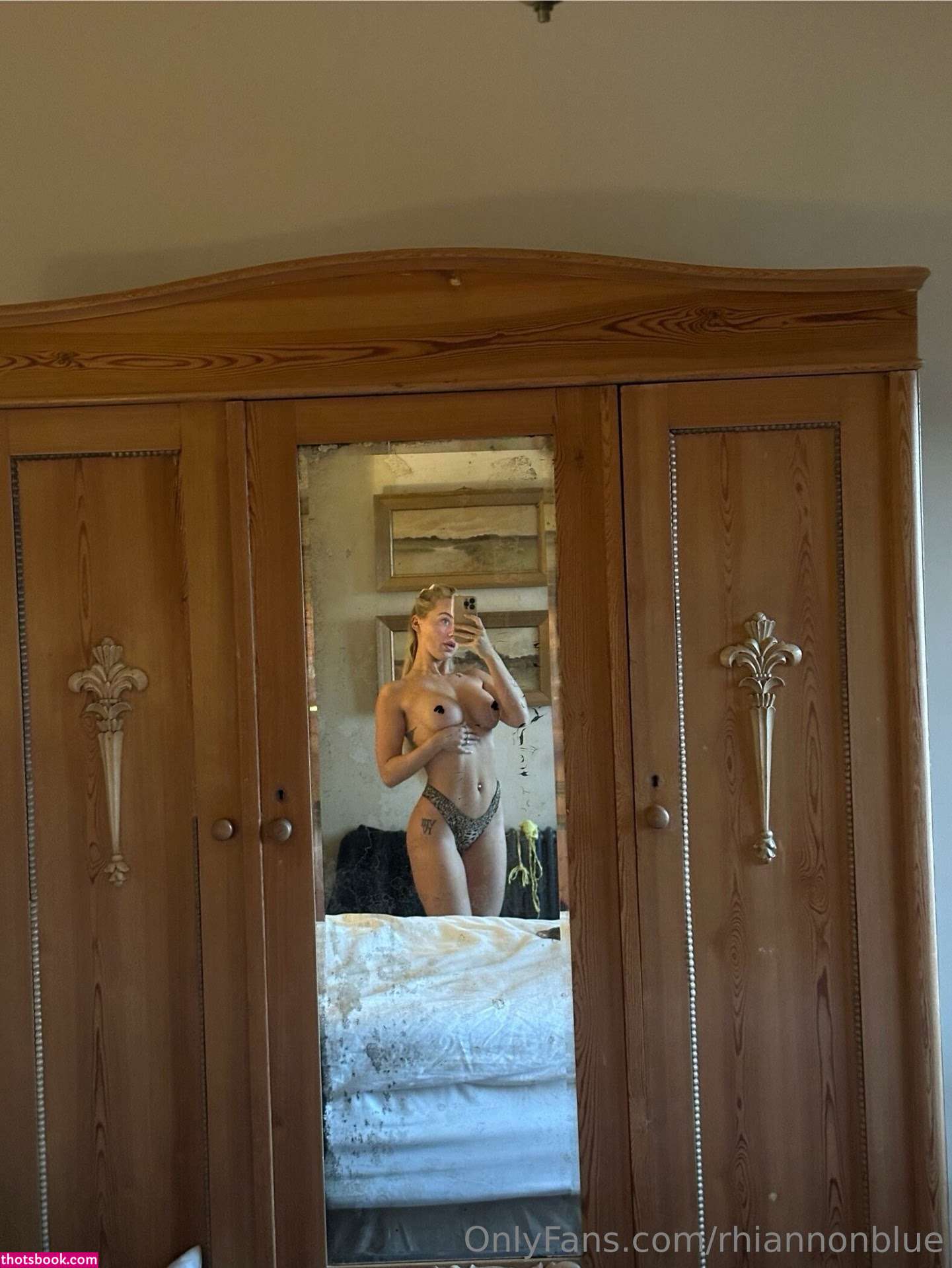 Rhiannon Blue Photo #754