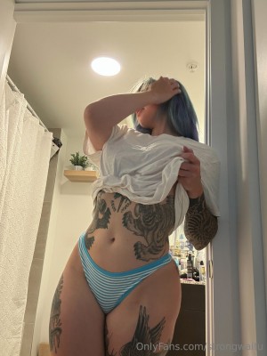 Strongwaifu Photo #167