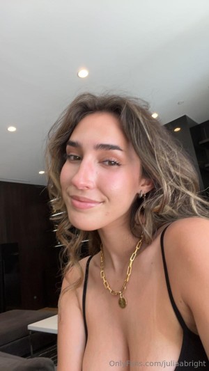 Julia Bright Photo #326