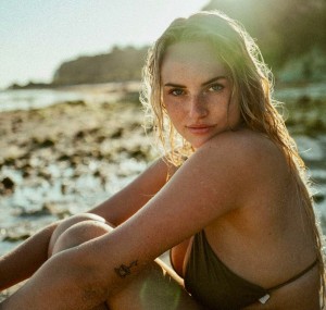 Kim Denise Lang Photo #11