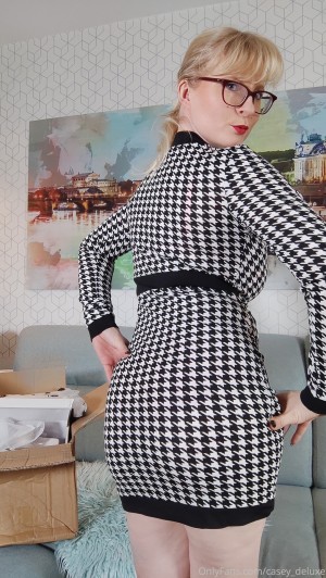 Casey Deluxe Photo #97