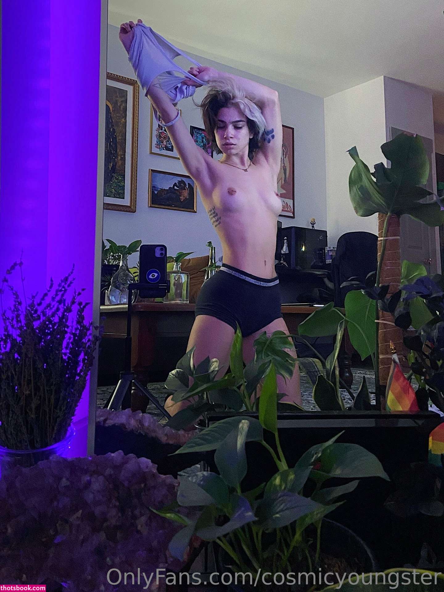 Cosmicyoungster Photo #25