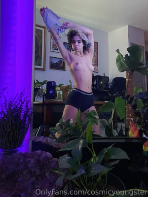 Cosmicyoungster Photo #25