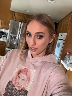 angelyoungsxxx Photo #390