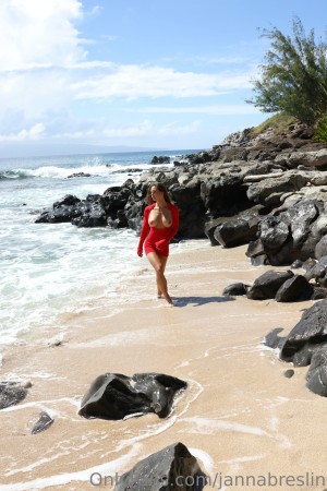 Janna Breslin Photo #679