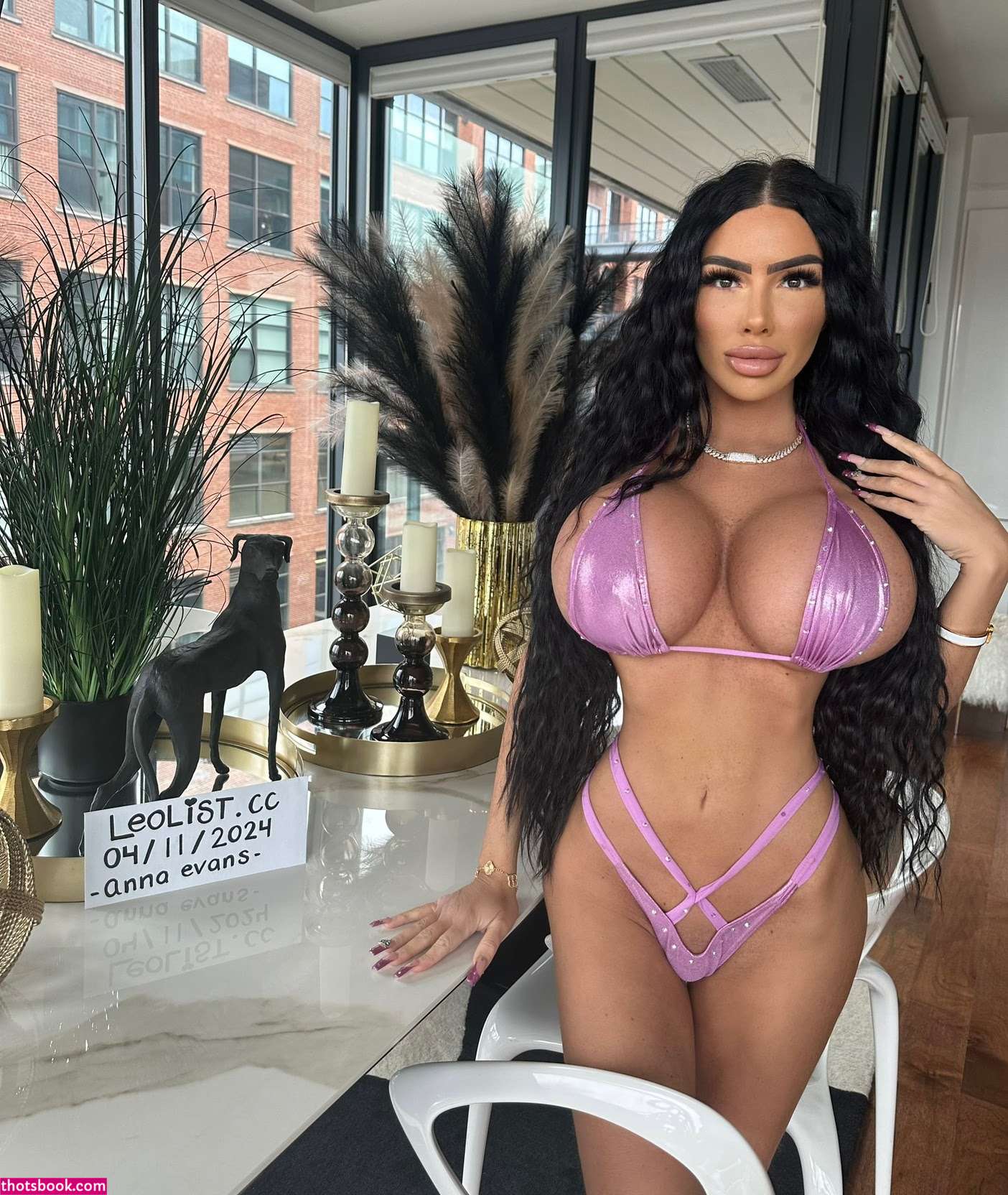 Anna Evans Photo #34