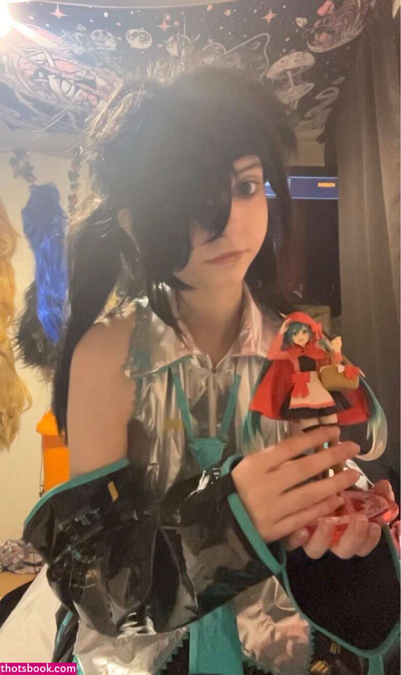 sniffmittens Photo #28