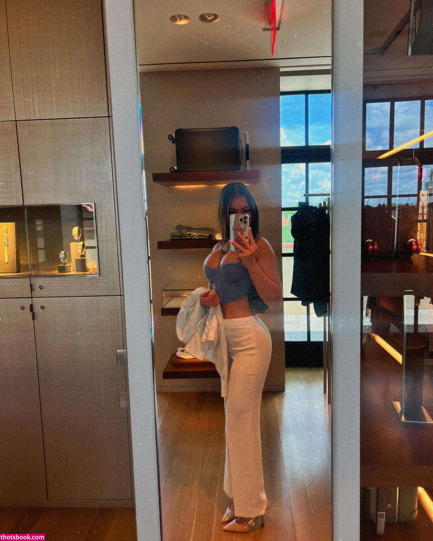 Jess Griffiths Photo #20