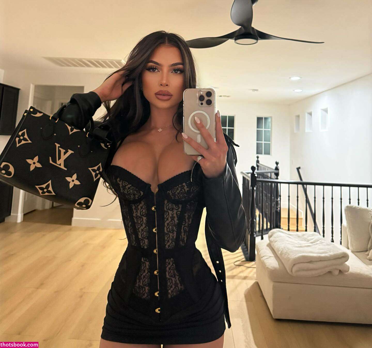 Jess Griffiths Photo #33