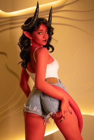 Donna Loli Photo #660