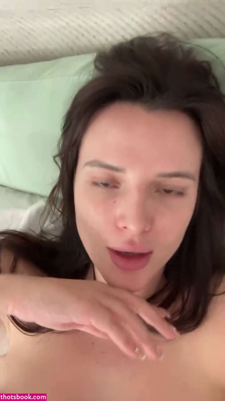 Bella Thorne Photo #393