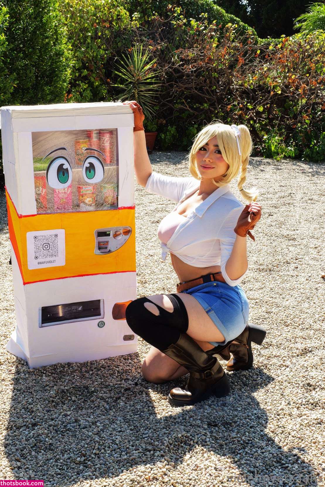 Violet Myers Photo #716