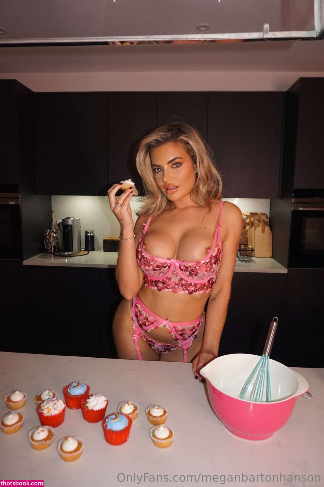 Megan Barton Hanson Photo #111