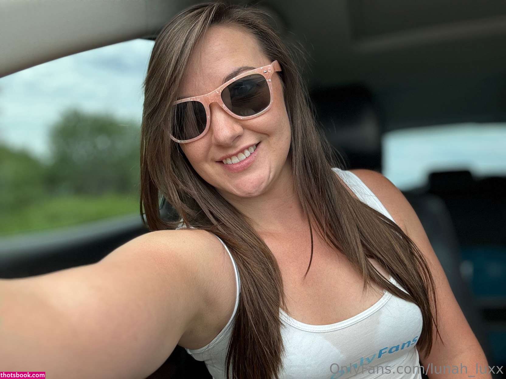 Lunah Luxx Photo #15