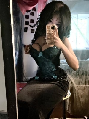 Thelovewitch942 Photo #18