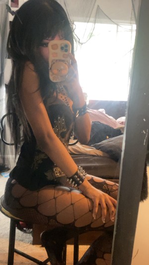 Thelovewitch942 Photo #20