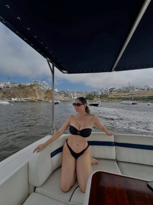 Carolain Cawen Photo #2