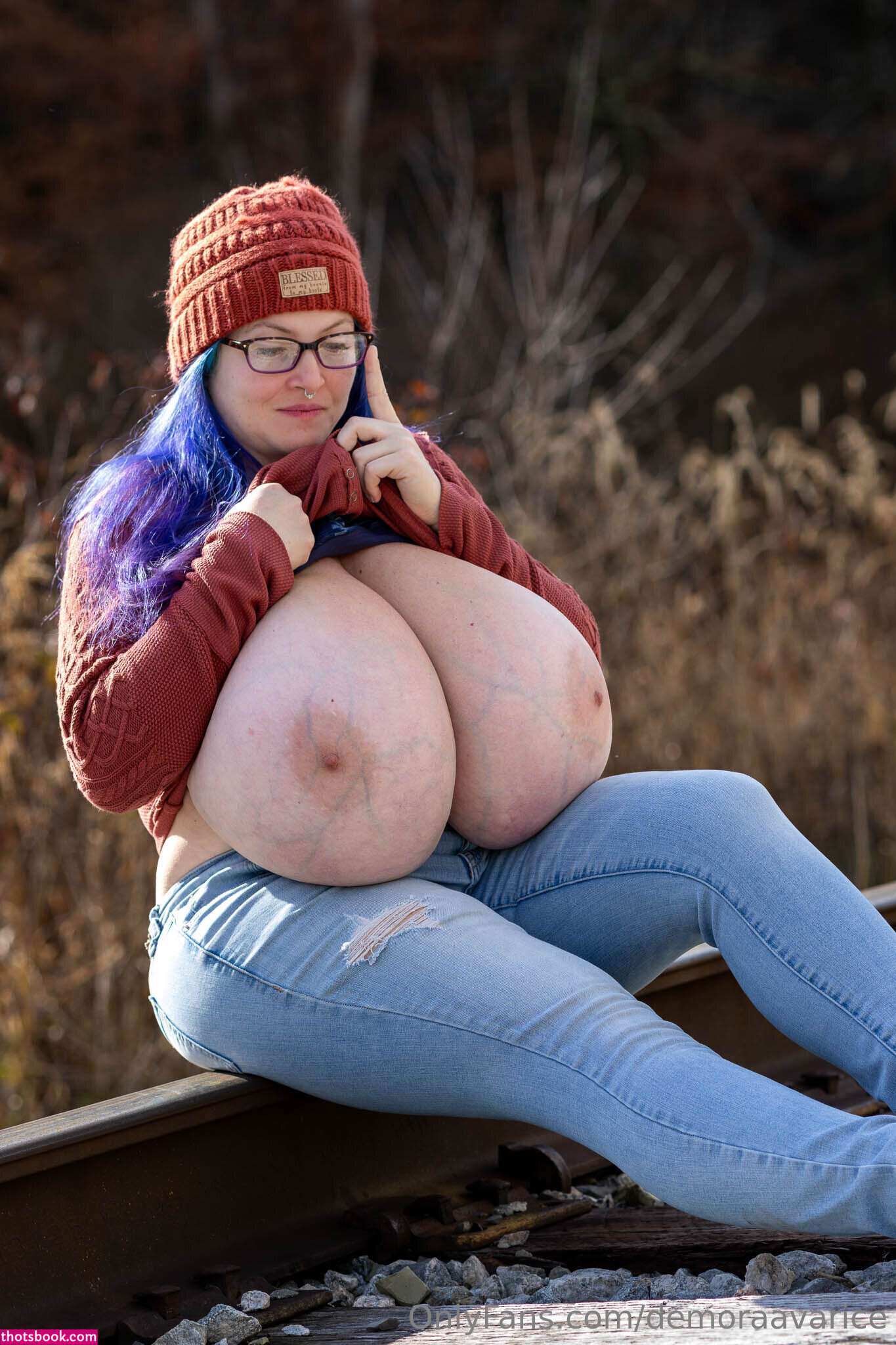 Demora Avarice Photo #358