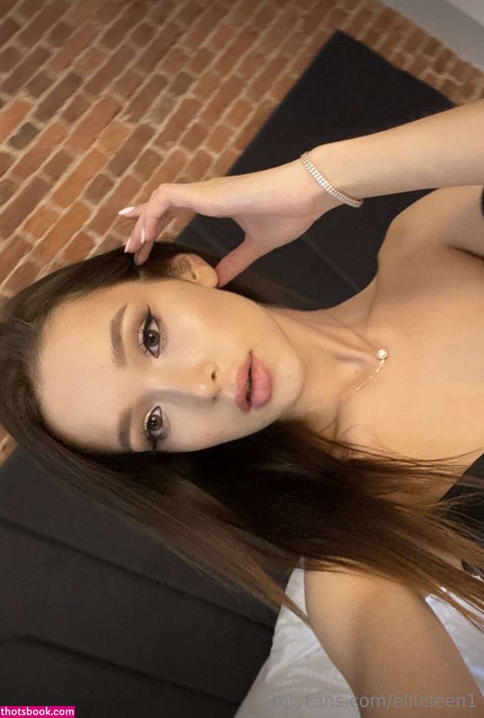 Ellie Leen Photo #1043