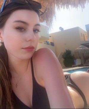 Isabelle Dze Photo #27