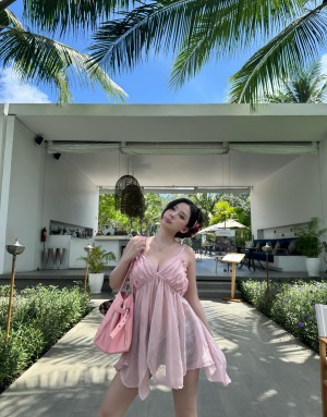 Laura Ziphora Photo #25