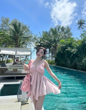 Laura Ziphora Photo #26