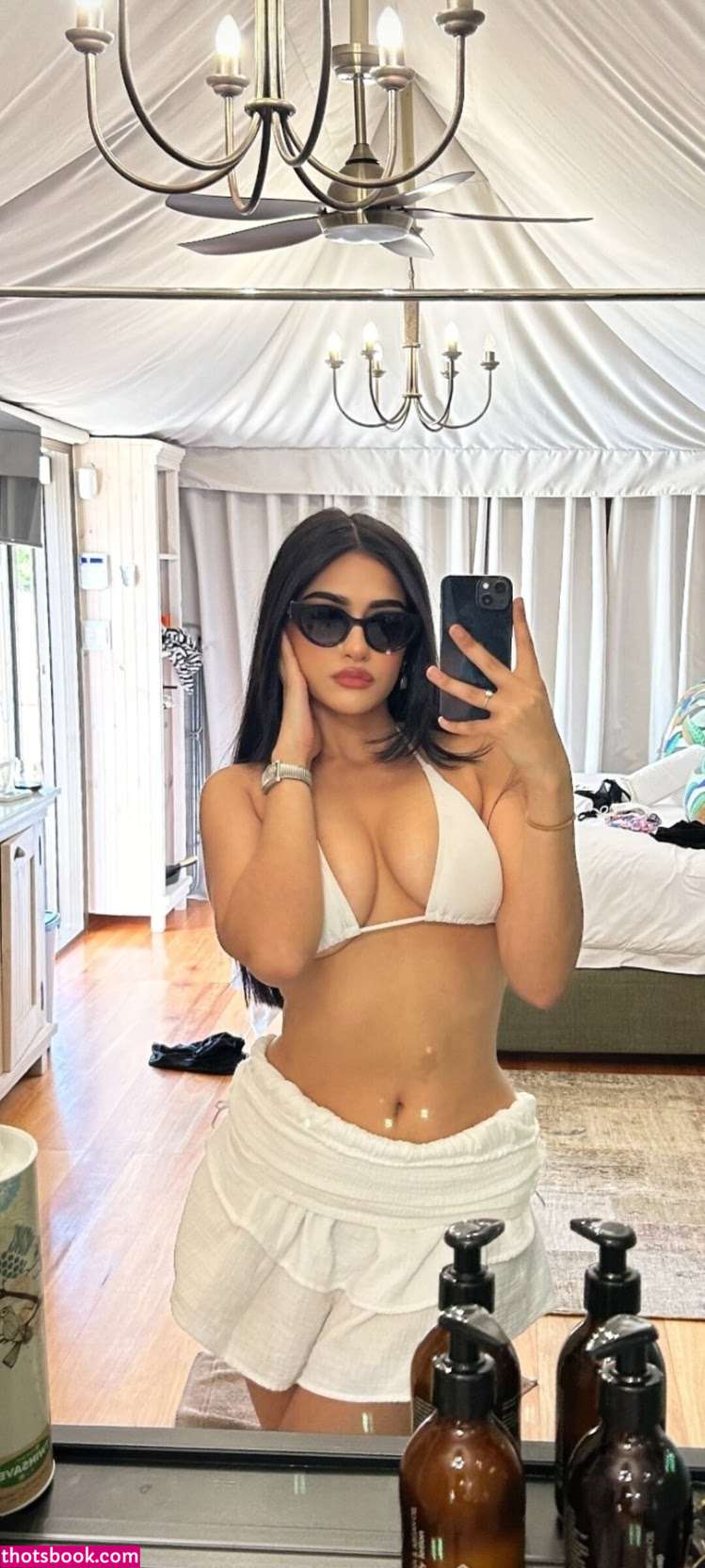 Nina Samuels Photo #16