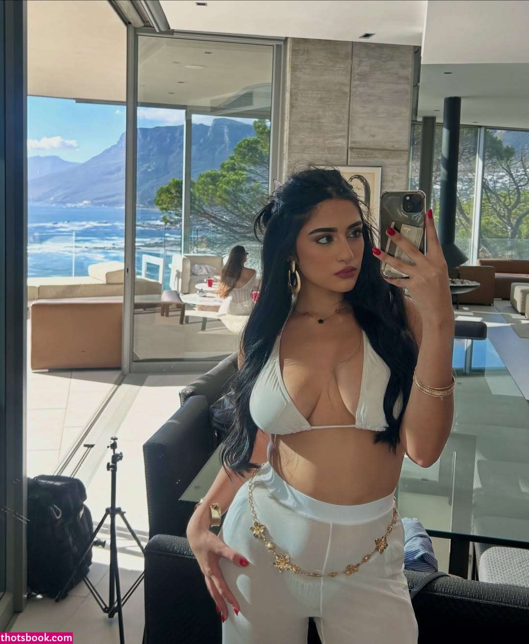 Nina Samuels Photo #39