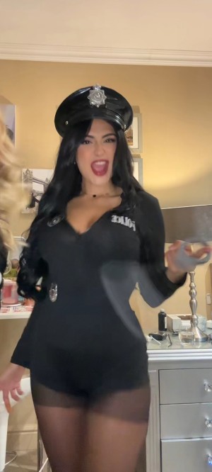 Nina Samuels Photo #42