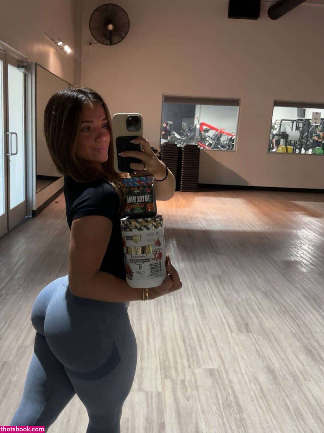 Kayla Manousselis Photo #106