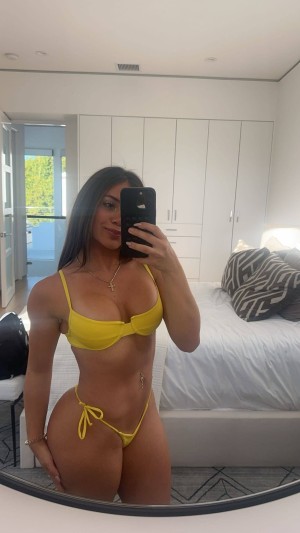 Kayla Manousselis Photo #108