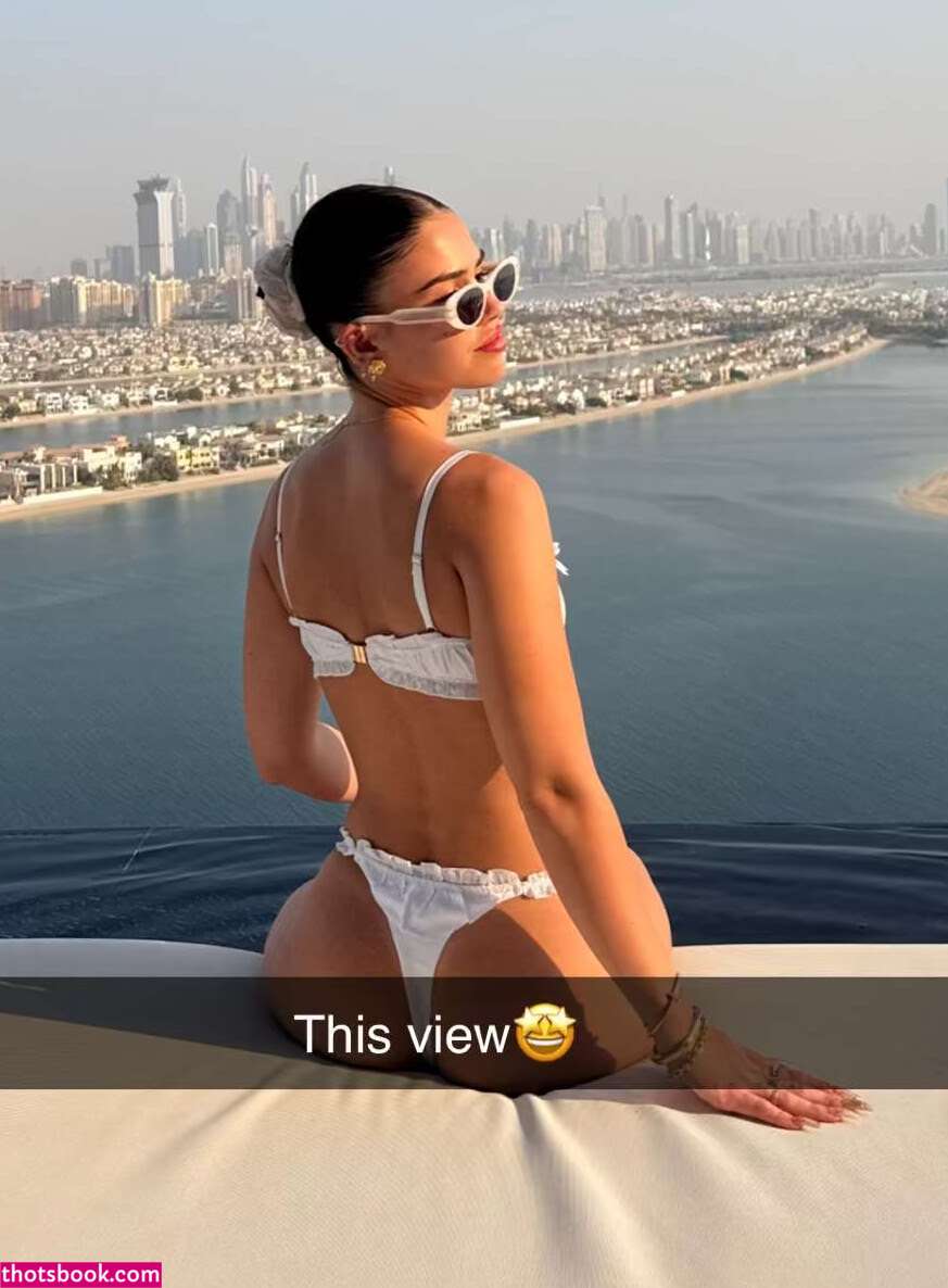 Leah Halton Photo #43