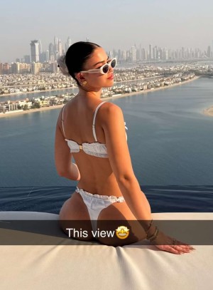 Leah Halton Photo #43