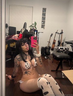 Redroomromance Photo #41