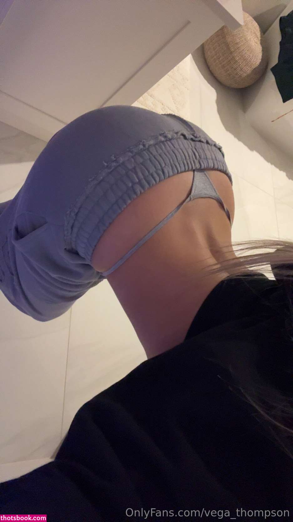 Vega Thompson Photo #432