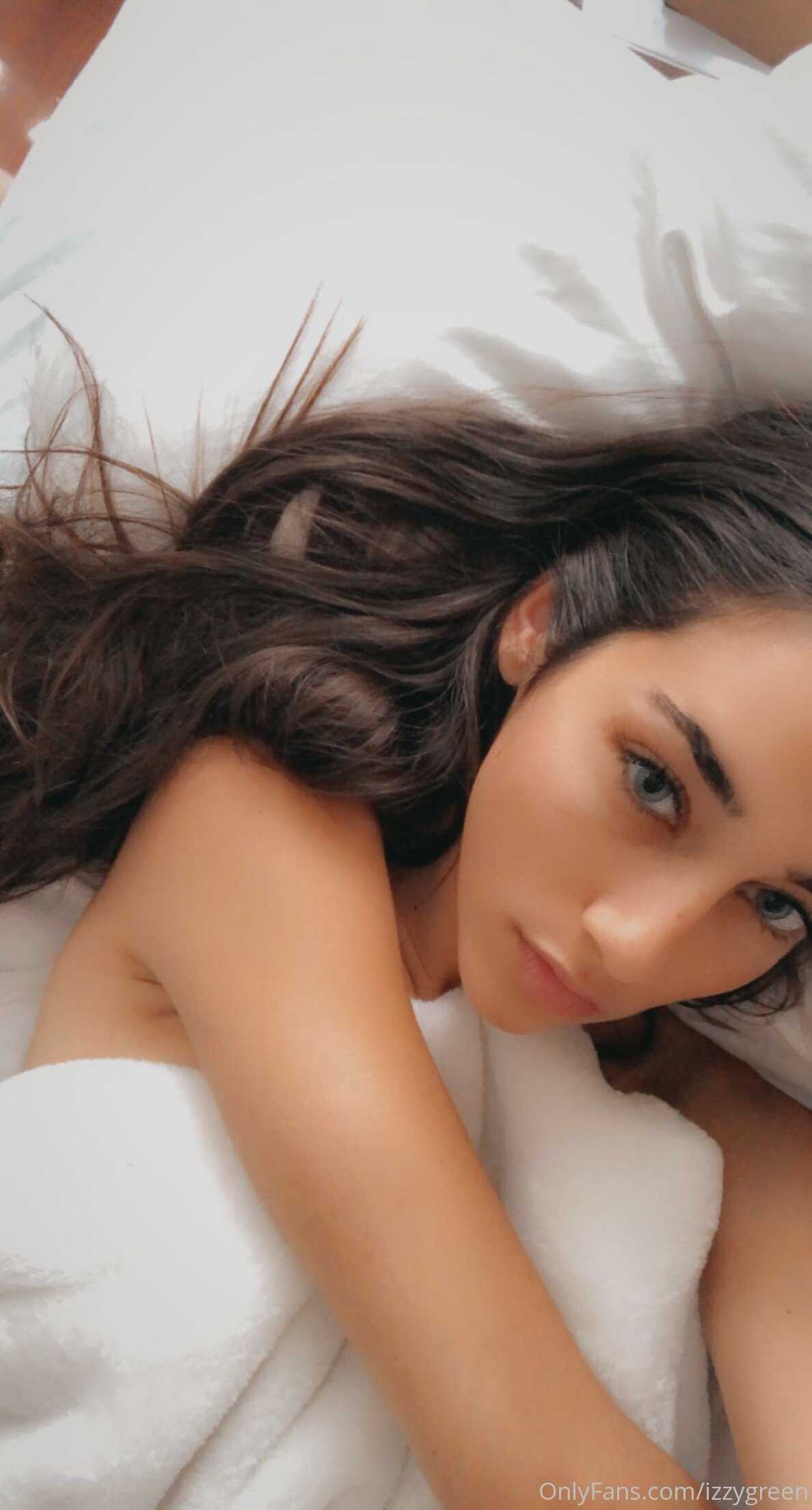 Izzy Green Photo #28