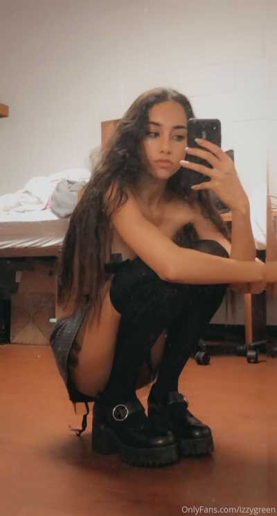 Izzy Green Photo #72