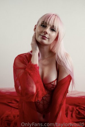 Taylorwould Photo #48