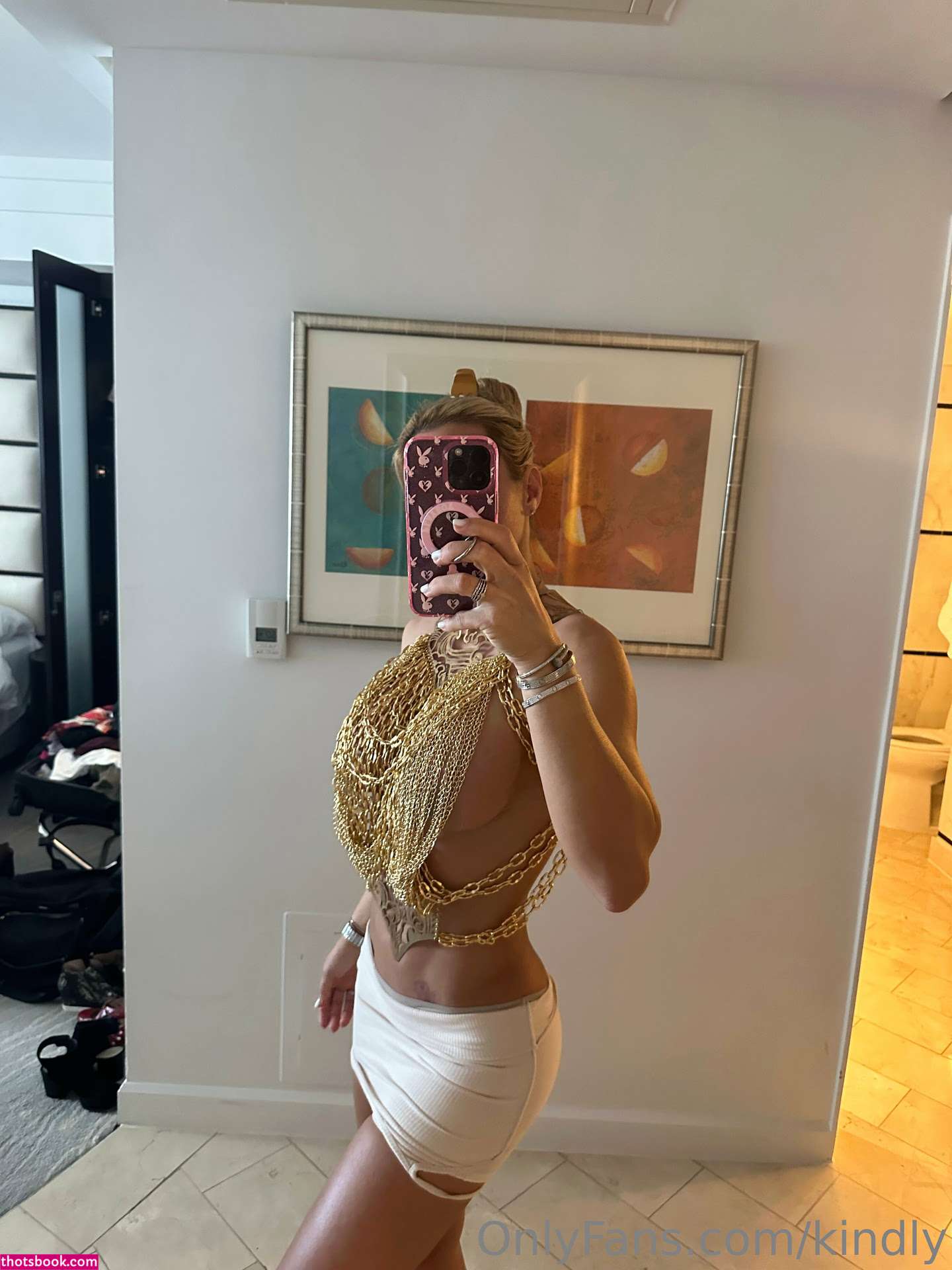 Kindly Myers Photo #96