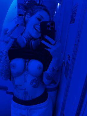 Hawkhatesyou Photo #23