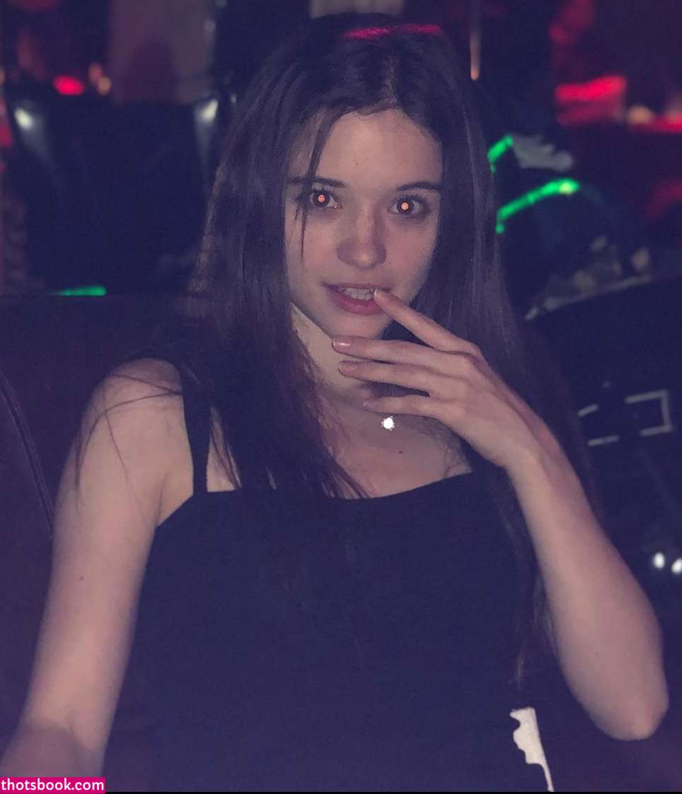 Abitrebecca Photo #4