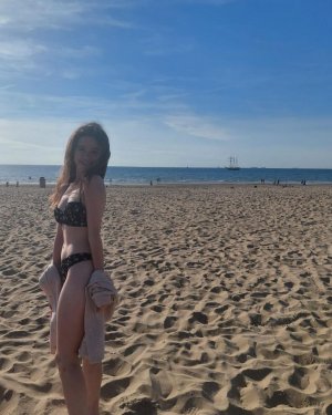 Abitrebecca Photo #7