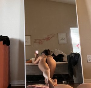 lov3lylaur3n Photo #16